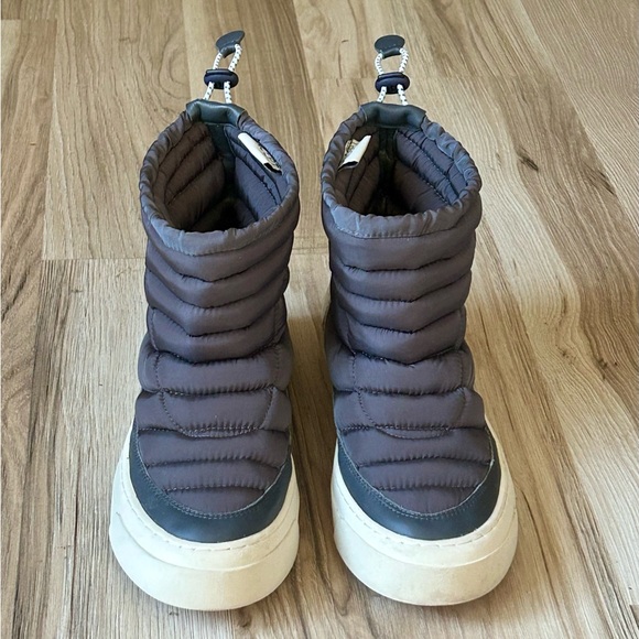 Oncept Lima Anthracite Puffer Slip On Winter Boot Metallic Silver, Gray Sz 6/5.5 - Picture 2 of 10